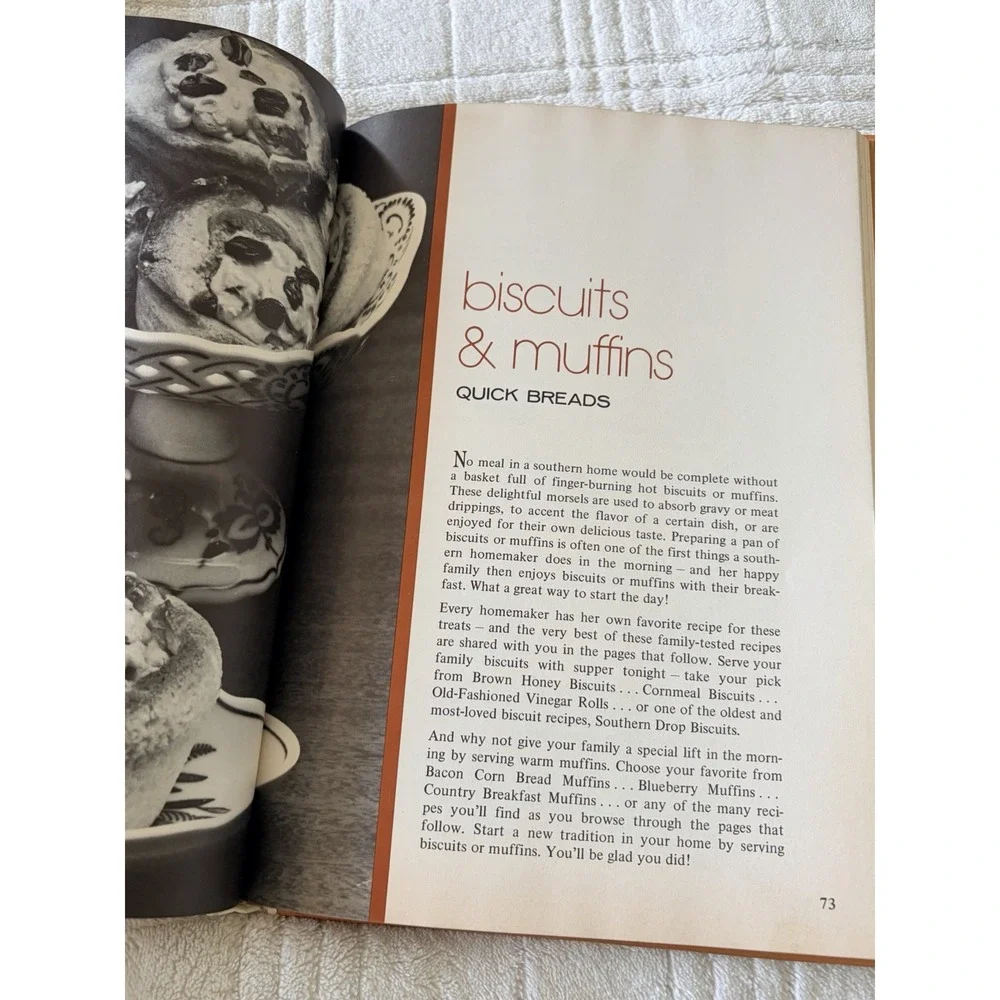 Southern Living Cookbook Lot Of 2 Breads / Pies And Pastries 1972 Vintage